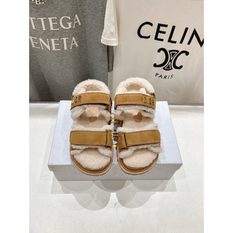 ch**an D*or sandals